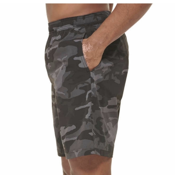 Kirkland Signature Men's Swim Trunks Multicolor. - Picture 5 of 5